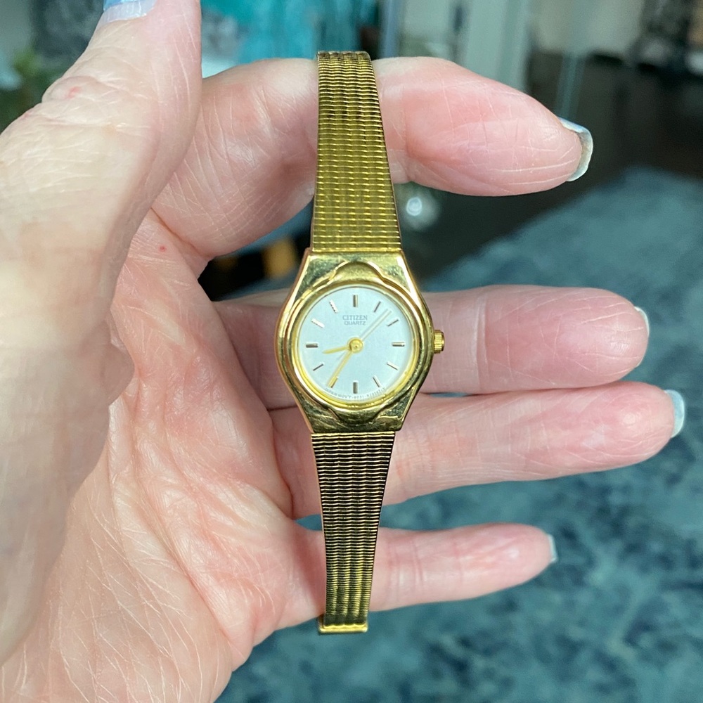 Ladies Citizen Quartz Watch.